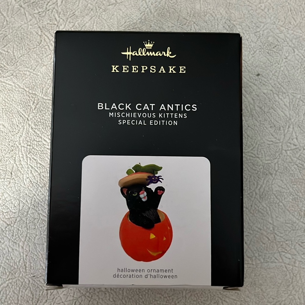 Hallmark black cat ornament 2021 brand new